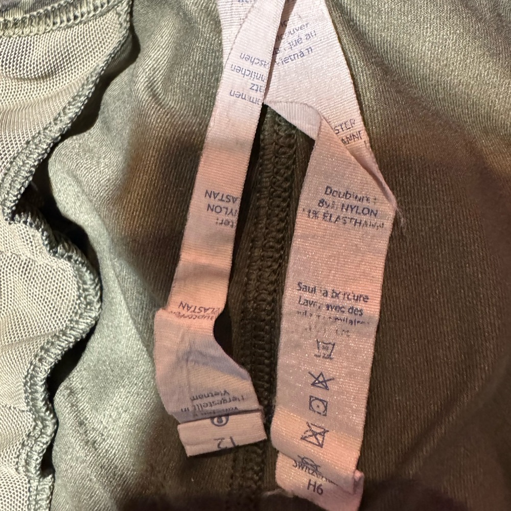 Lululemon Jet Crop Slim Pants - Size 12 - Picture 5 of 16